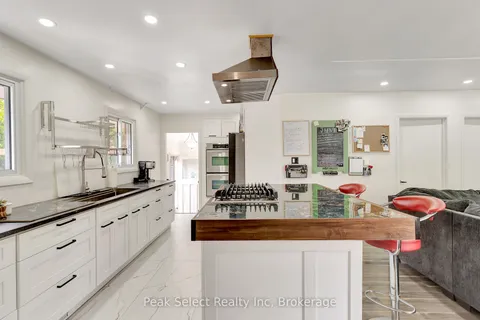 30 Radford Avenue, Cambridge, ON N1R 5L7