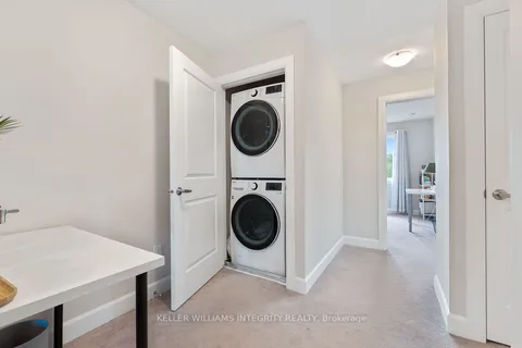 200 HOOPER Street, ON K7C 0C4