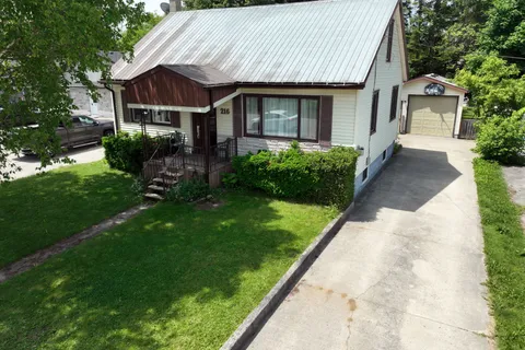 216 Queen Street, ON N0G 1R0