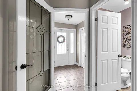 110 Heritage Pl Place, ON K6J 5V5