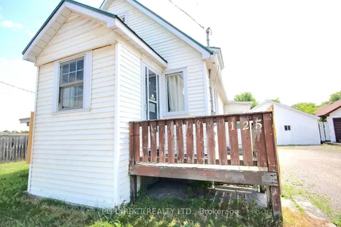 125 College Street, ON K8P 2G3