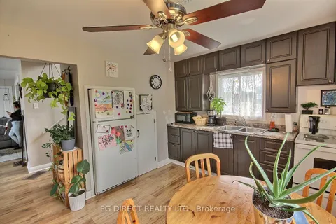 125 College Street, ON K8P 2G3