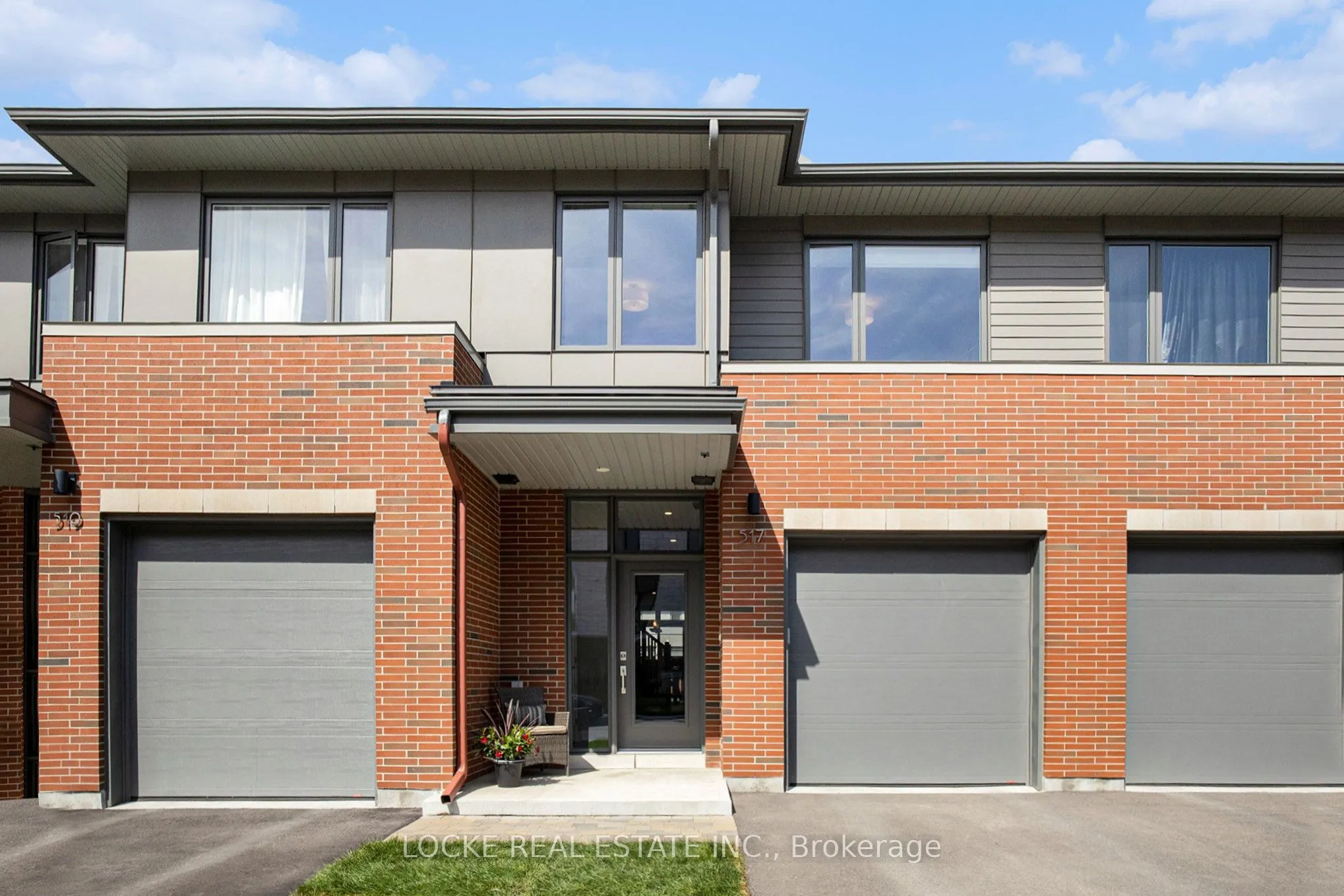 517 Pimiwidon Street, ON K1K 5A1