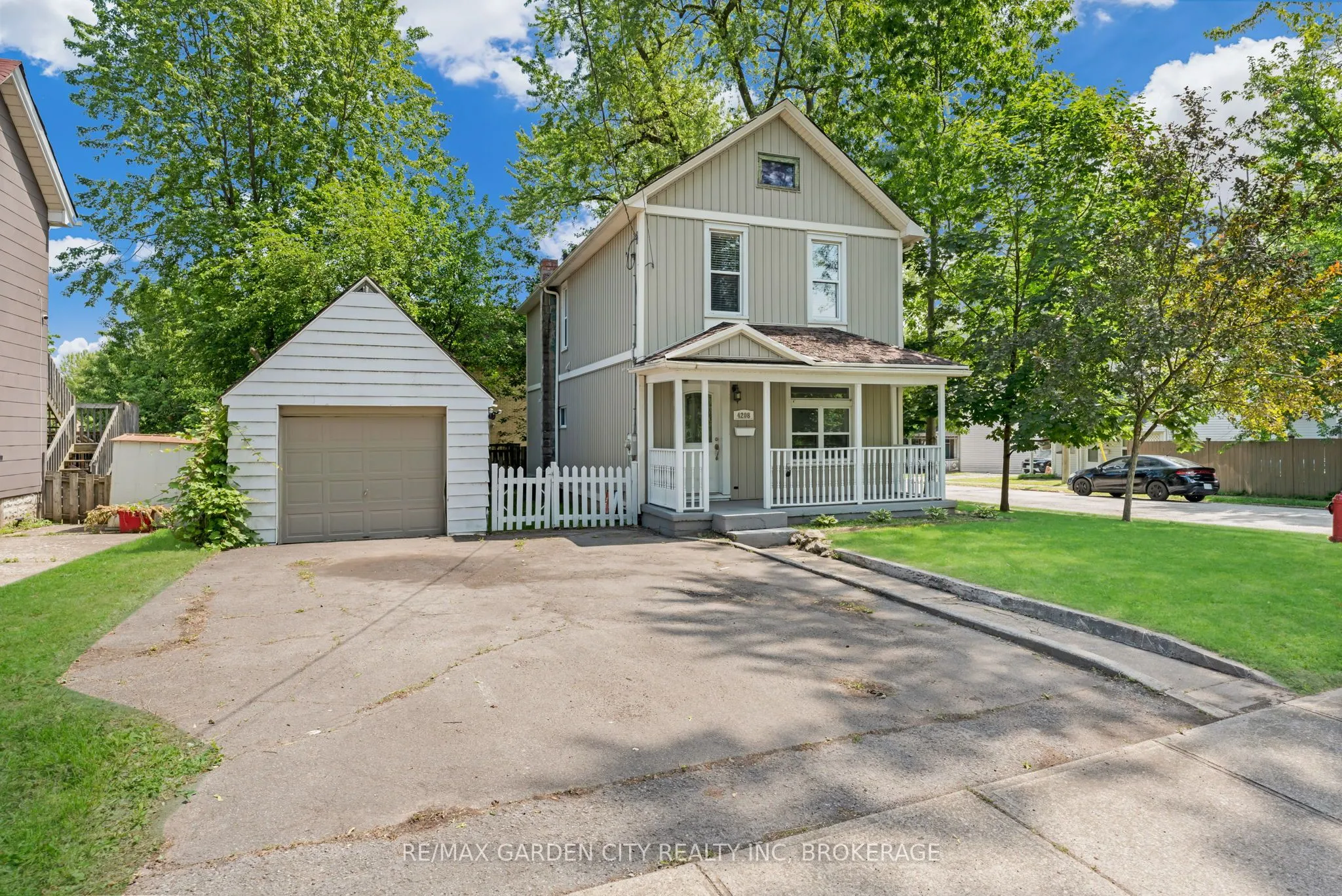 4208 TERRACE Avenue, ON L2E 3J4