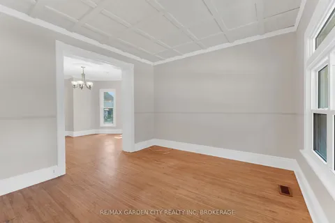 4208 TERRACE Avenue, ON L2E 3J4