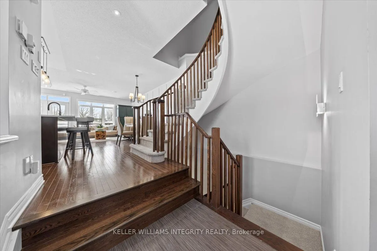 381 Cooks Mill Crescent, ON K1V 2N2