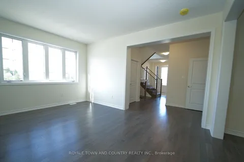 29 Hennessey Crescent, ON K9V 0P3