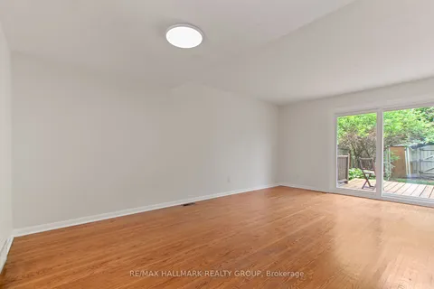 1326 Morrison Drive, ON K2H 7L9