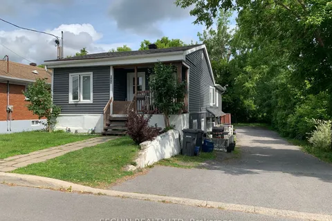 645-647A-647B Higginson Street, ON K6A 1G9