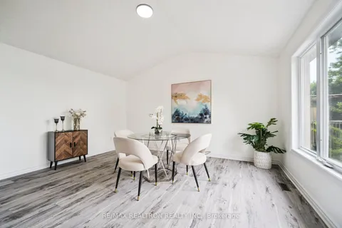 423 McMahen Street, ON N5Y 0A2