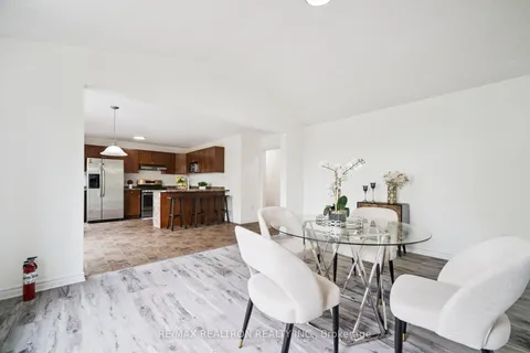 423 McMahen Street, ON N5Y 0A2