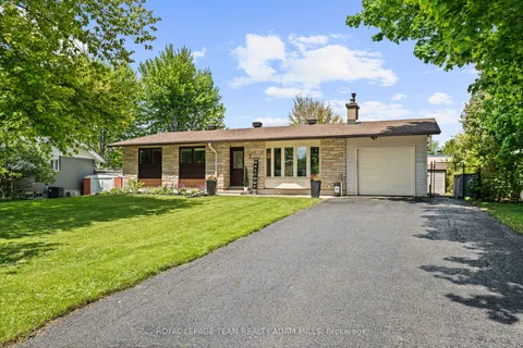 7 Elterwater Avenue, ON K2H 5J1