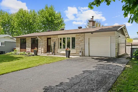 7 Elterwater Avenue, ON K2H 5J1