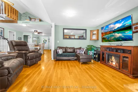 23 Holly Trail, ON N3C 2V4