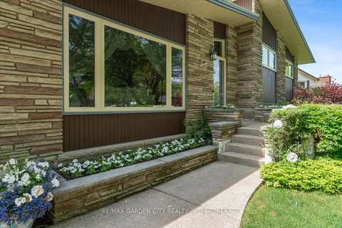 7 Glenayr Place, ON L2T 2A2