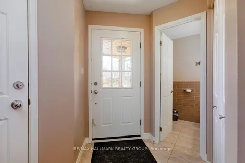 24 Ravenscroft Court, ON K2S 1R3