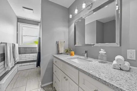 1056 Glebemount Crescent, ON K9H 6M3