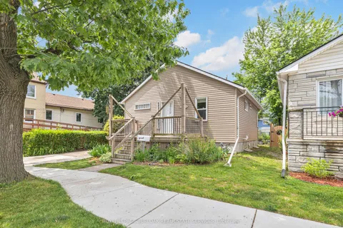 1469 Albert Road, ON N8Y 3R1