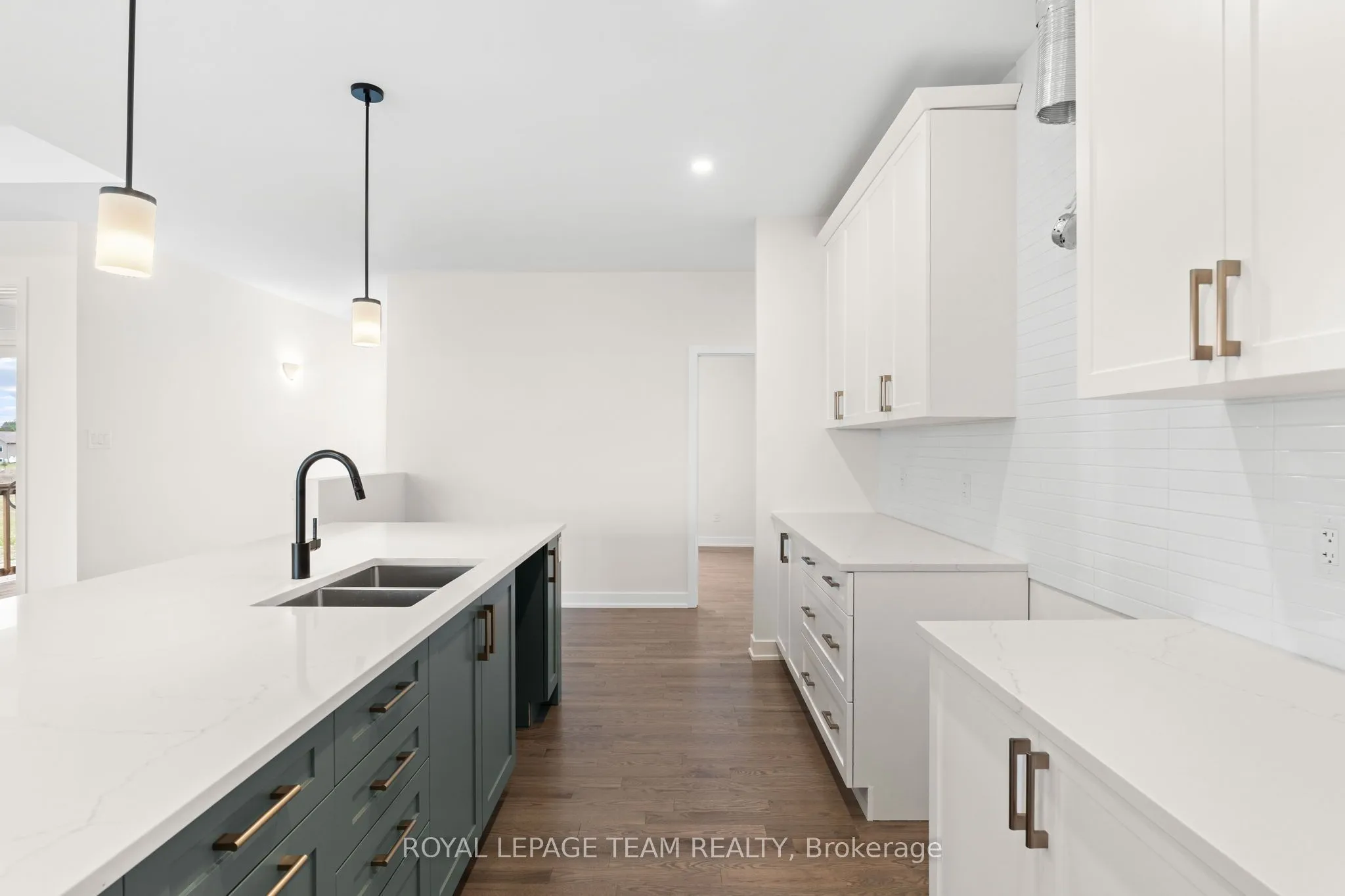 62 Hogan Drive, ON K7S 0H8