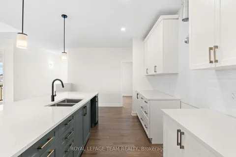 62 Hogan Drive, ON K7S 0H8