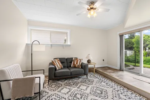 194 Hogan Avenue, ON K7A 4P8