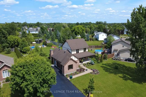 1571 STANLEYFIELD Crescent, ON K4P 1M7