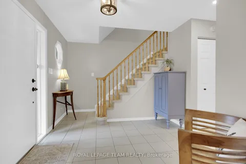 1571 STANLEYFIELD Crescent, ON K4P 1M7
