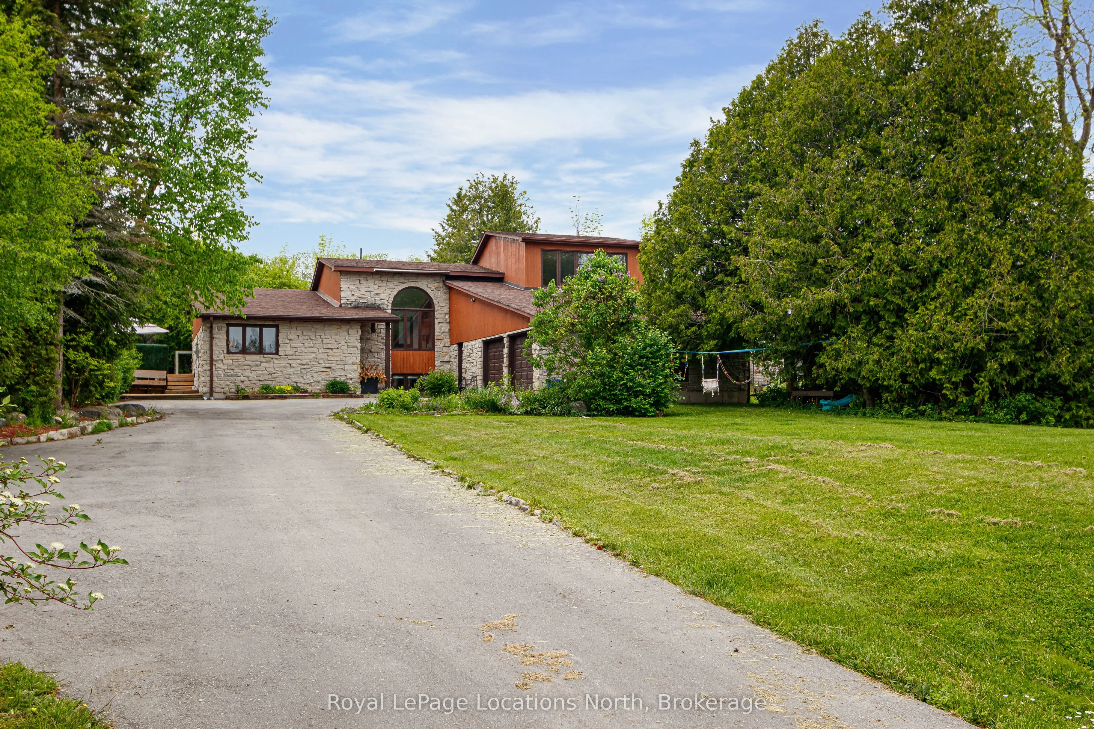 296 Lakeshore Road, ON N4L 1W5