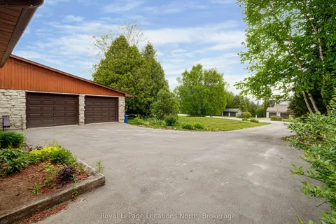 296 Lakeshore Road, ON N4L 1W5