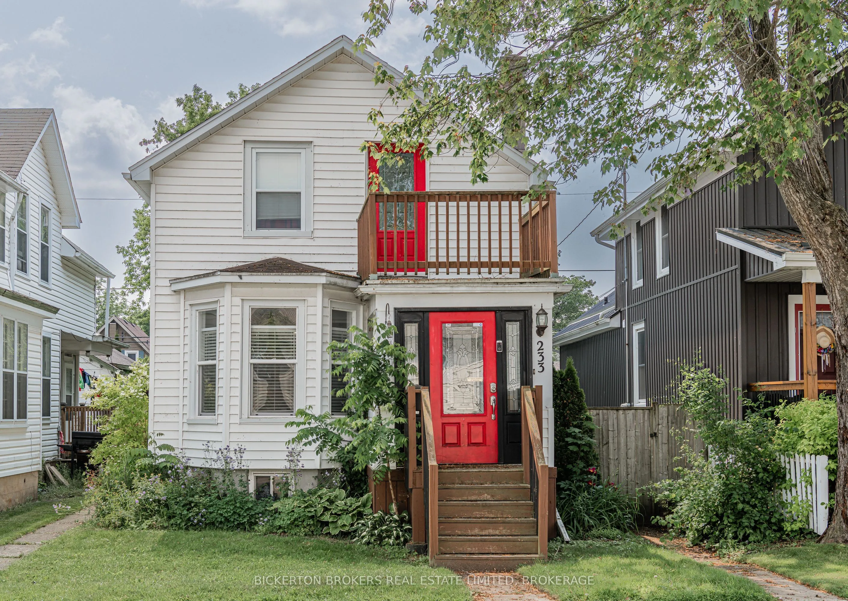 233 North Street, ON K7G 1L9