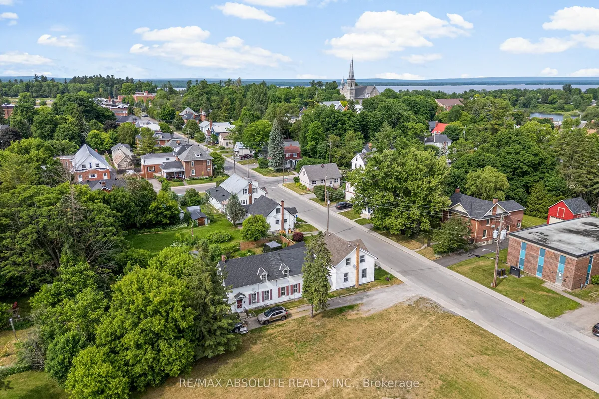 202 Bell Street, ON K7S 2R4