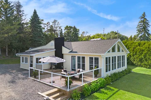 1637 County Rd 2 Road, ON K0E 1T1