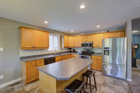 5 Oakwood Court, ON N4X 1B2