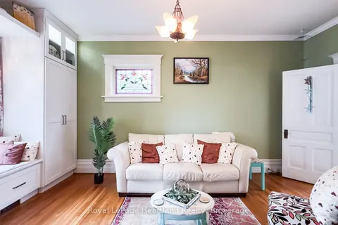 132 Elgin Avenue, ON N7A 1K6