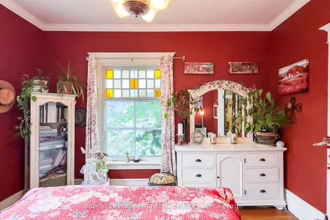 132 Elgin Avenue, ON N7A 1K6