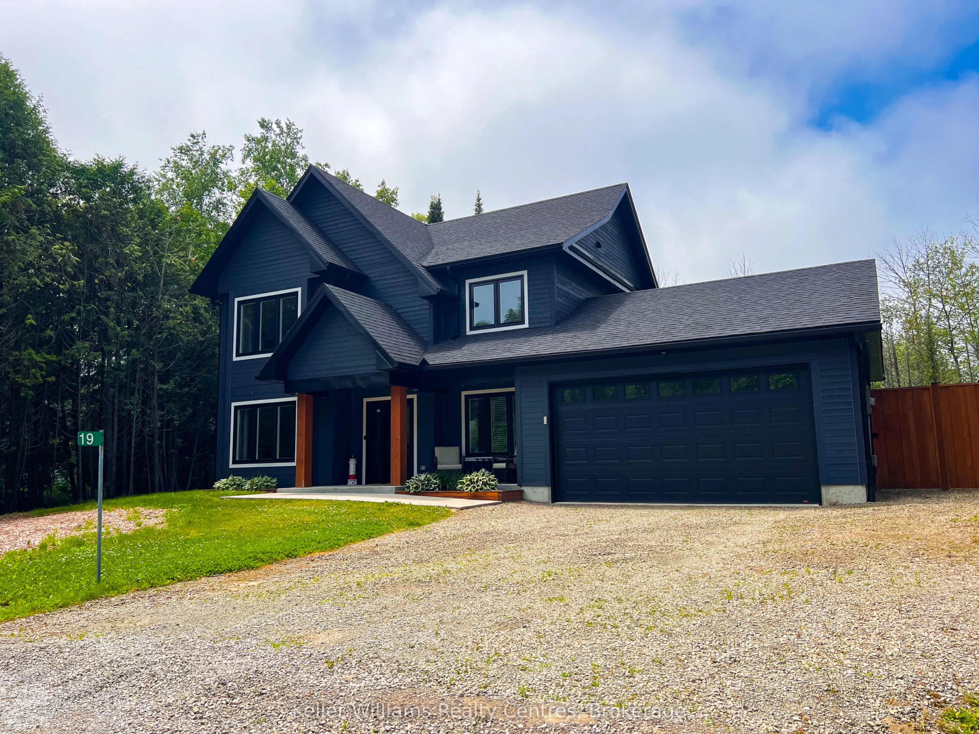 19 Laurdo Crescent, ON N0H 2T0