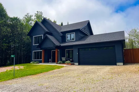 19 Laurdo Crescent, ON N0H 2T0