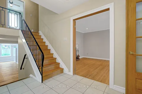 2149 Hubbard Crescent, ON K1J 6L3