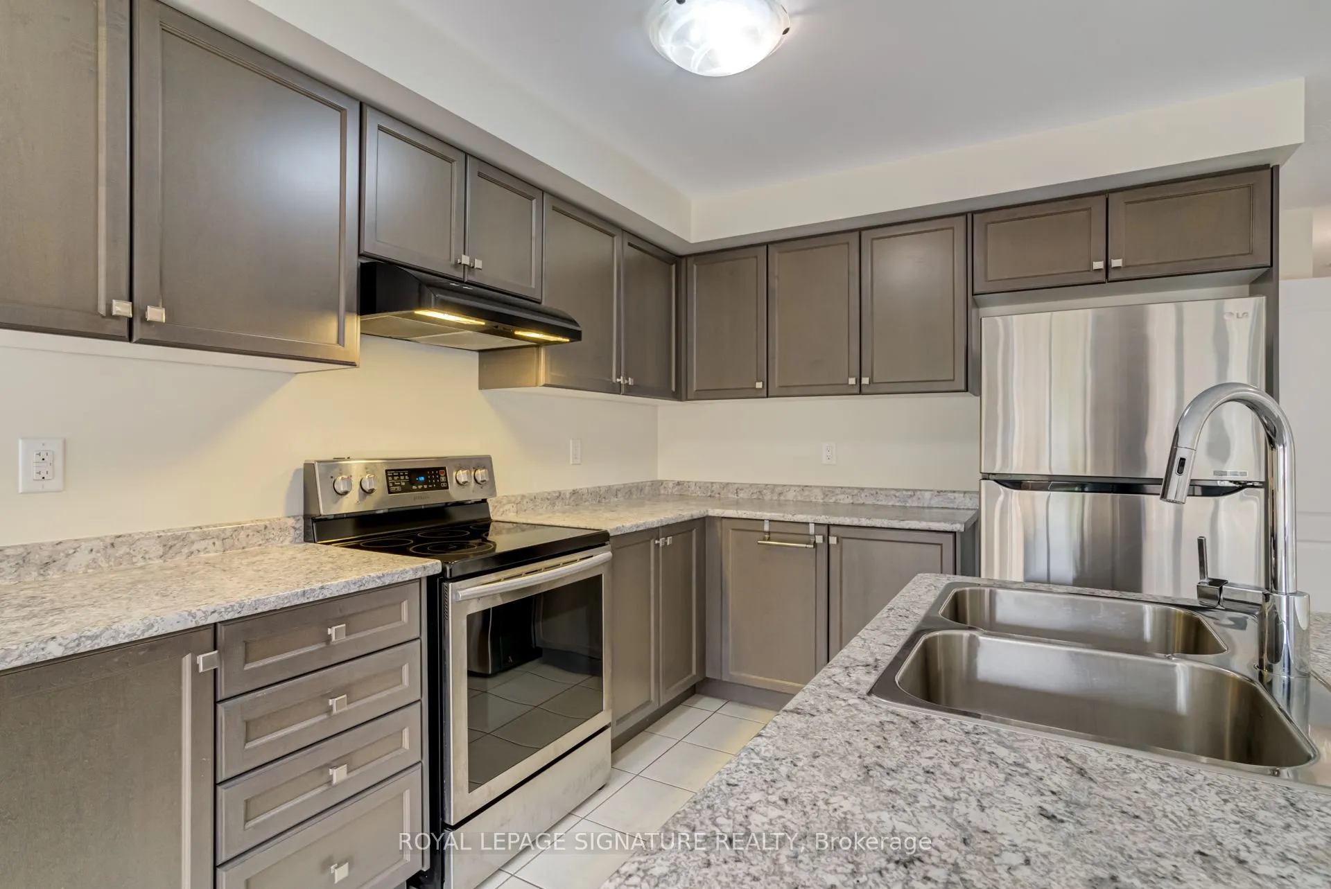 7774 Hackberry Trail, ON L2H 3R5