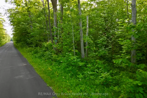 PT LT 27 CON 1 EBR PT 2 Barney's Boulevard, ON N0H 1Z0