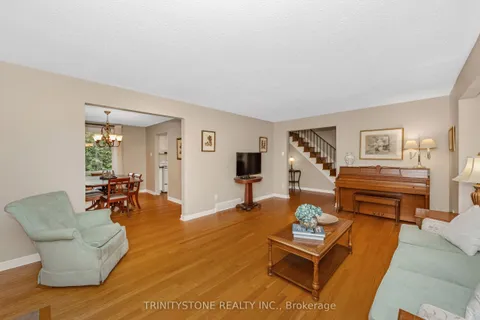 7 Pulford Crescent, ON K2B 6L6