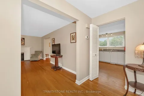7 Pulford Crescent, ON K2B 6L6