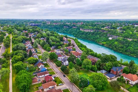 5244 Ontario Avenue, ON L2E 3S3