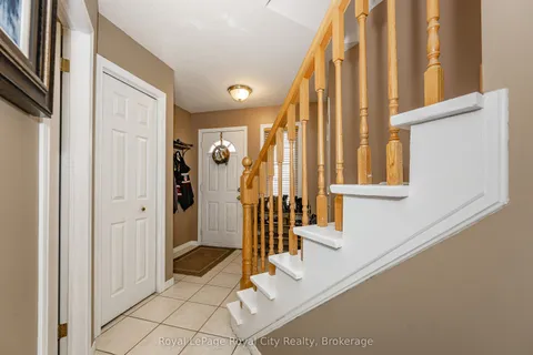 15 Camm Crescent, ON N1L 1J9