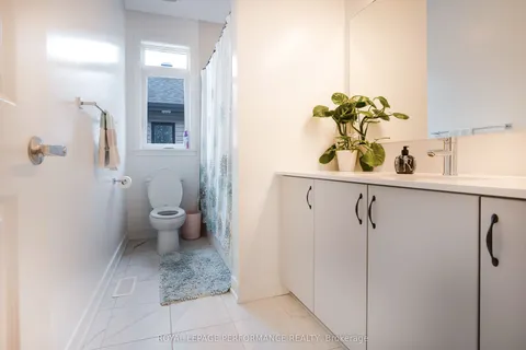 931 Embankment Street, ON K2S 2P6