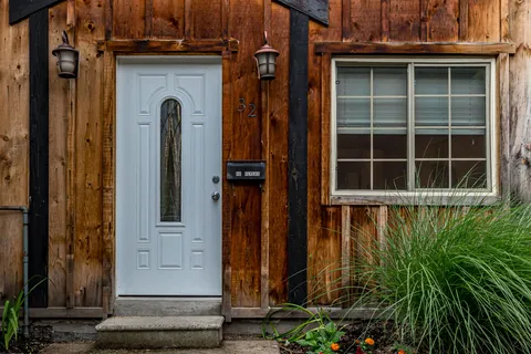 32 Pearl Street, ON L8P 3W6