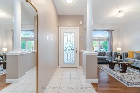 343 Montreal Circle, ON L8E 0C7