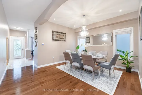 343 Montreal Circle, ON L8E 0C7