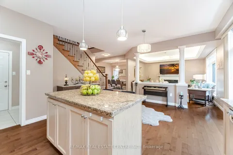 343 Montreal Circle, ON L8E 0C7