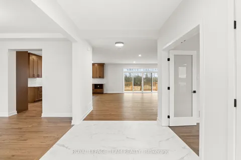 71 HOGAN Drive, ON K7S 0H8